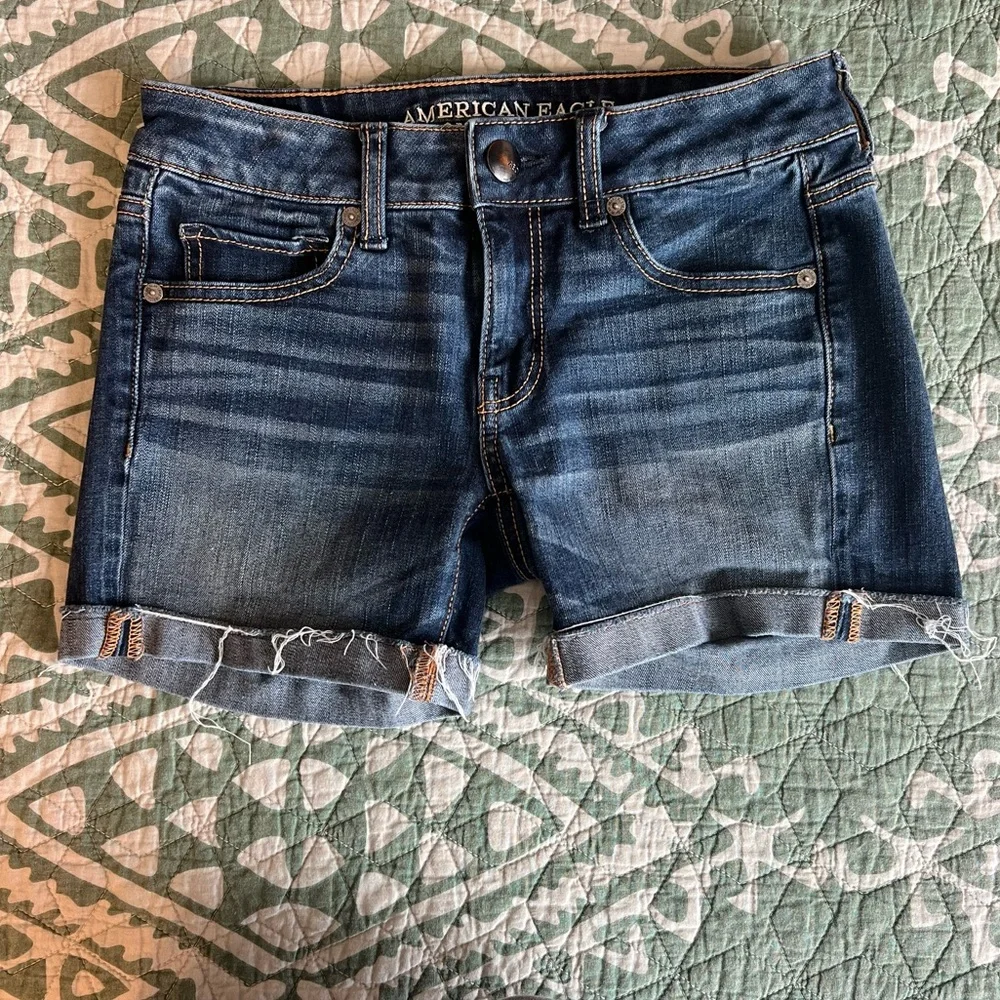 American eagle outfitters midi denim shorts size 2 - Picture 1 of 4